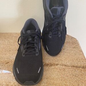 Men’s Brooks Ghost 14 size 11.5 Wide (2E)